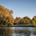 Hébergement de vacances Reetdachhaus Direkt Am Wasser