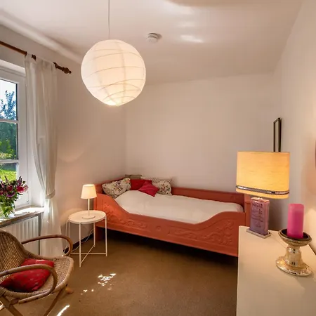 Holiday home Reetdachhaus Eiderblick Breiholz