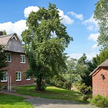 Holiday home Reetdachhaus Eiderblick