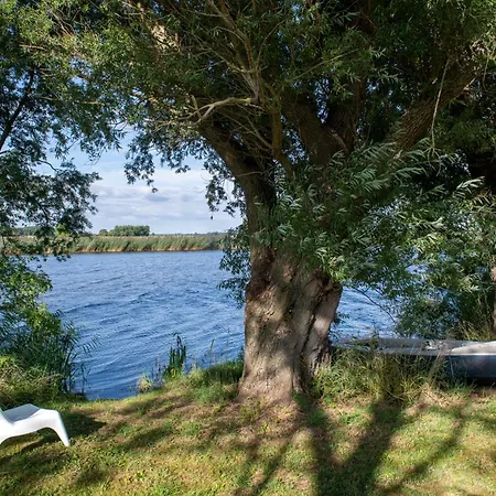 Reetdachhaus Direkt Am Wasser Casa vacanze *
