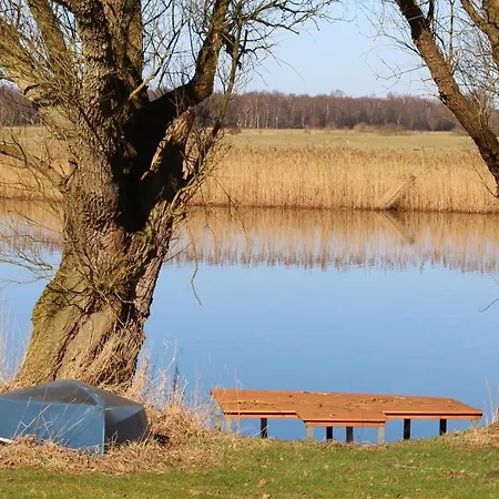 Reetdachhaus Direkt Am Wasser