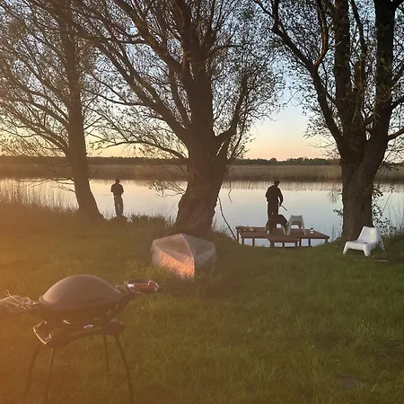 Reetdachhaus Direkt Am Wasser
